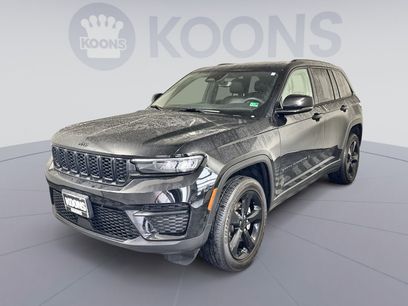 Used 2023 Jeep Grand Cherokee Altitude