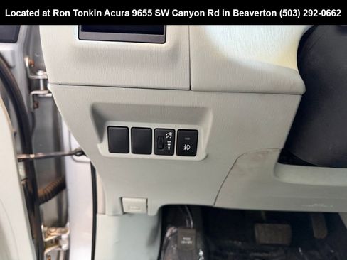 Used 2012 Toyota Prius V Three FWD image 16