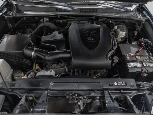 Used 2018 Toyota Tacoma SR w/ SR Convenience Package AWD/4WD image 51