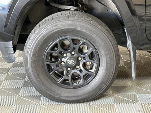 Used 2019 Toyota Tacoma SR5 image 40