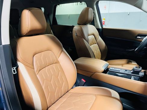 New 2026 Nissan Pathfinder Platinum FWD image 33