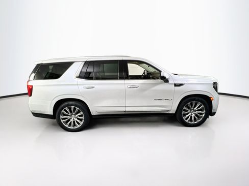Used 2022 GMC Yukon Denali w/ Advanced Technology Package AWD/4WD image 4