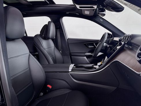 New 2026 Mercedes-Benz GLC 300 4MATIC image 6