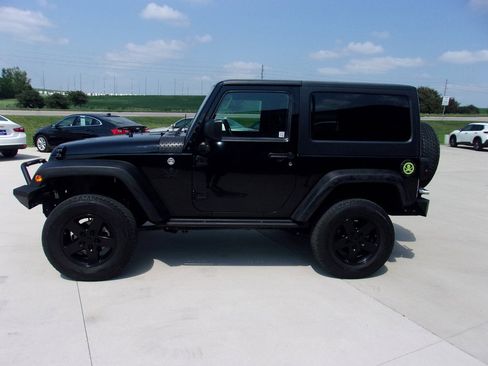 Used 2016 Jeep Wrangler Sport image 6