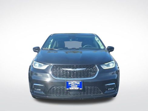 Used 2024 Chrysler Pacifica Touring-L image 32