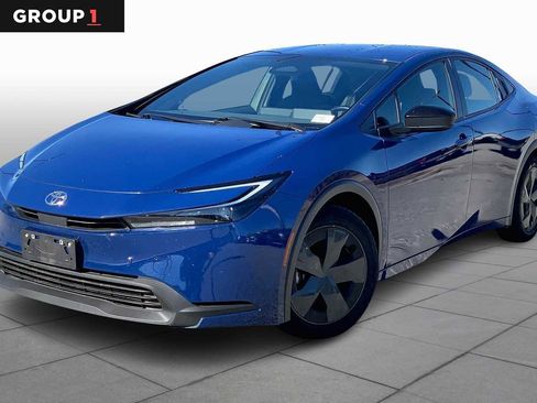 Used 2023 Toyota Prius LE image 1