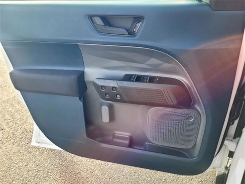 Certified 2022 Ford Maverick XL image 13