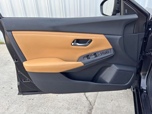 Used 2022 Nissan Sentra SV w/ SV Premium Package image 37