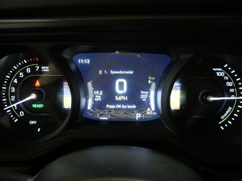 Used 2024 Jeep Wrangler Unlimited Sahara AWD/4WD image 16