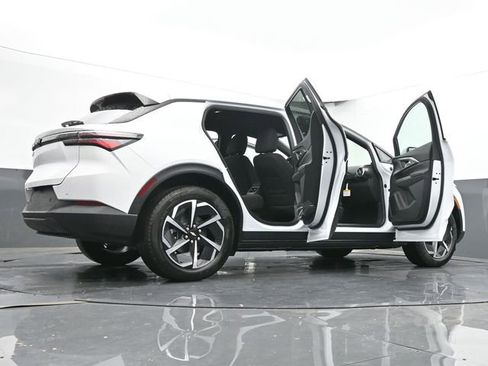 New 2026 Chevrolet Equinox EV LT image 61