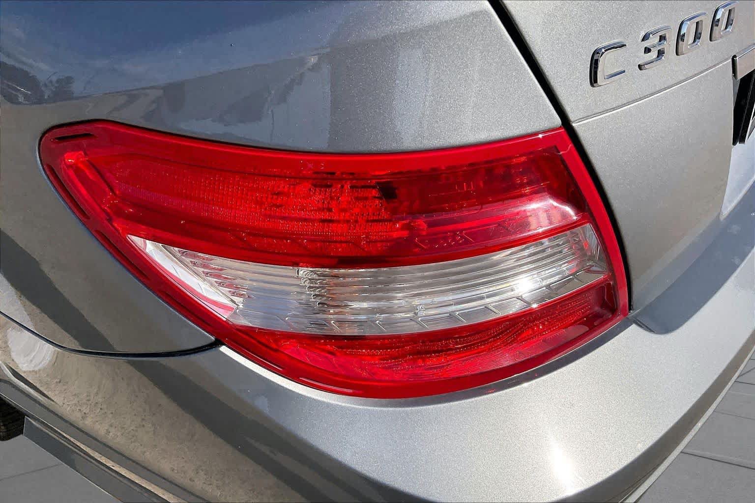 Used 2011 Mercedes-Benz C 300 Sedan image 27