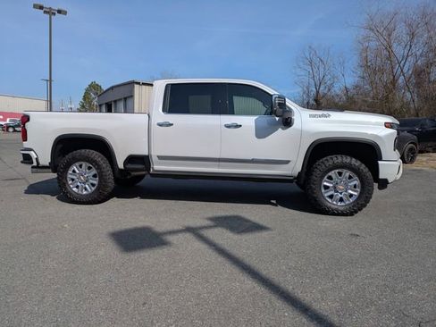 Used 2025 Chevrolet Silverado 2500 High Country w/ Technology Package image 3