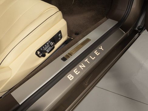 Used 2022 Bentley Continental GT AWD/4WD image 42