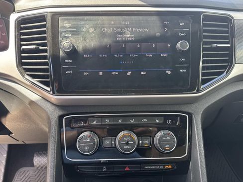 Used 2023 Volkswagen Atlas Cross Sport SE w/ Panoramic Sunroof Package FWD image 25