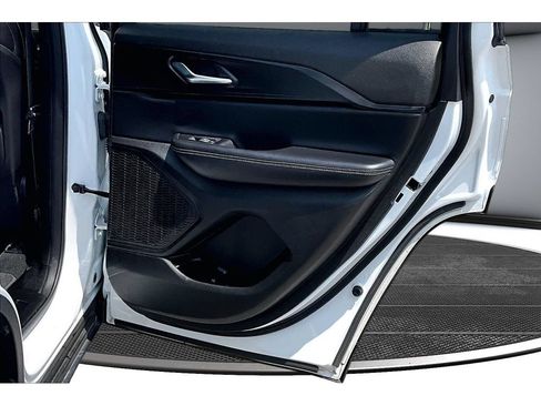 Used 2025 Jeep Grand Cherokee Altitude RWD image 42