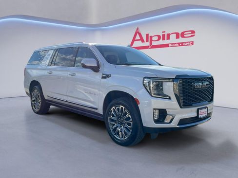 Used 2024 GMC Yukon XL Denali Ultimate w/ LPO, Floor Liner Package AWD/4WD image 7