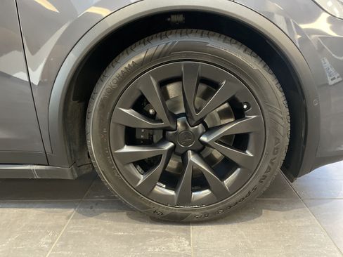 Used 2023 Tesla Model X AWD/4WD image 12