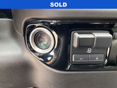 Used 2025 Chevrolet Silverado 2500 LT AWD/4WD image 22