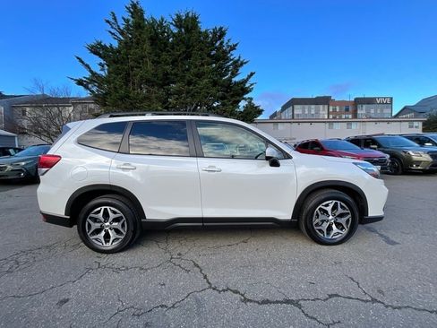 Used 2021 Subaru Forester Premium w/ Popular Package #1 image 9