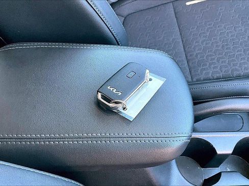 Used 2024 Kia Seltos S image 12