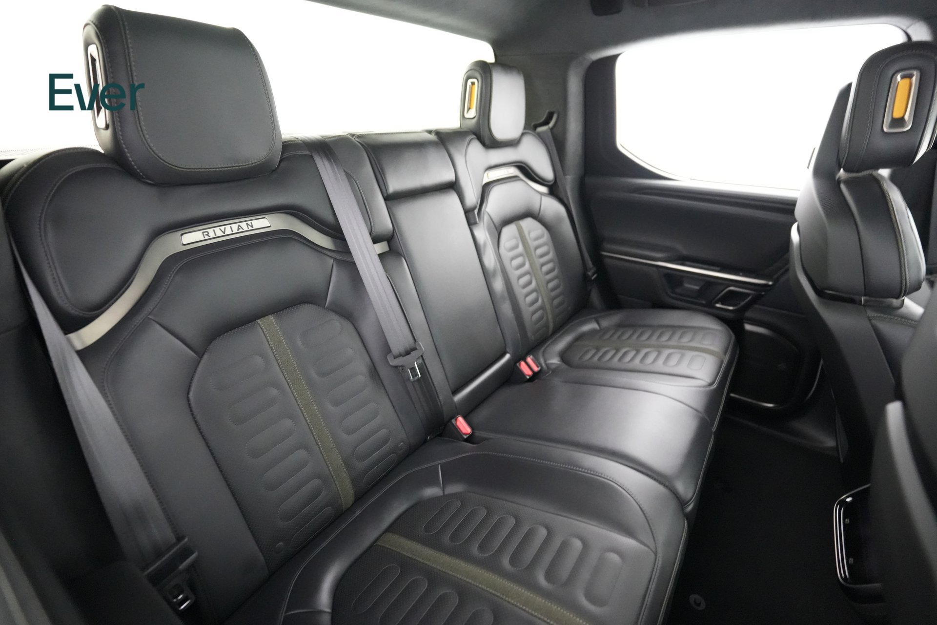 Used 2023 Rivian R1T Adventure Dual AWD/4WD image 5