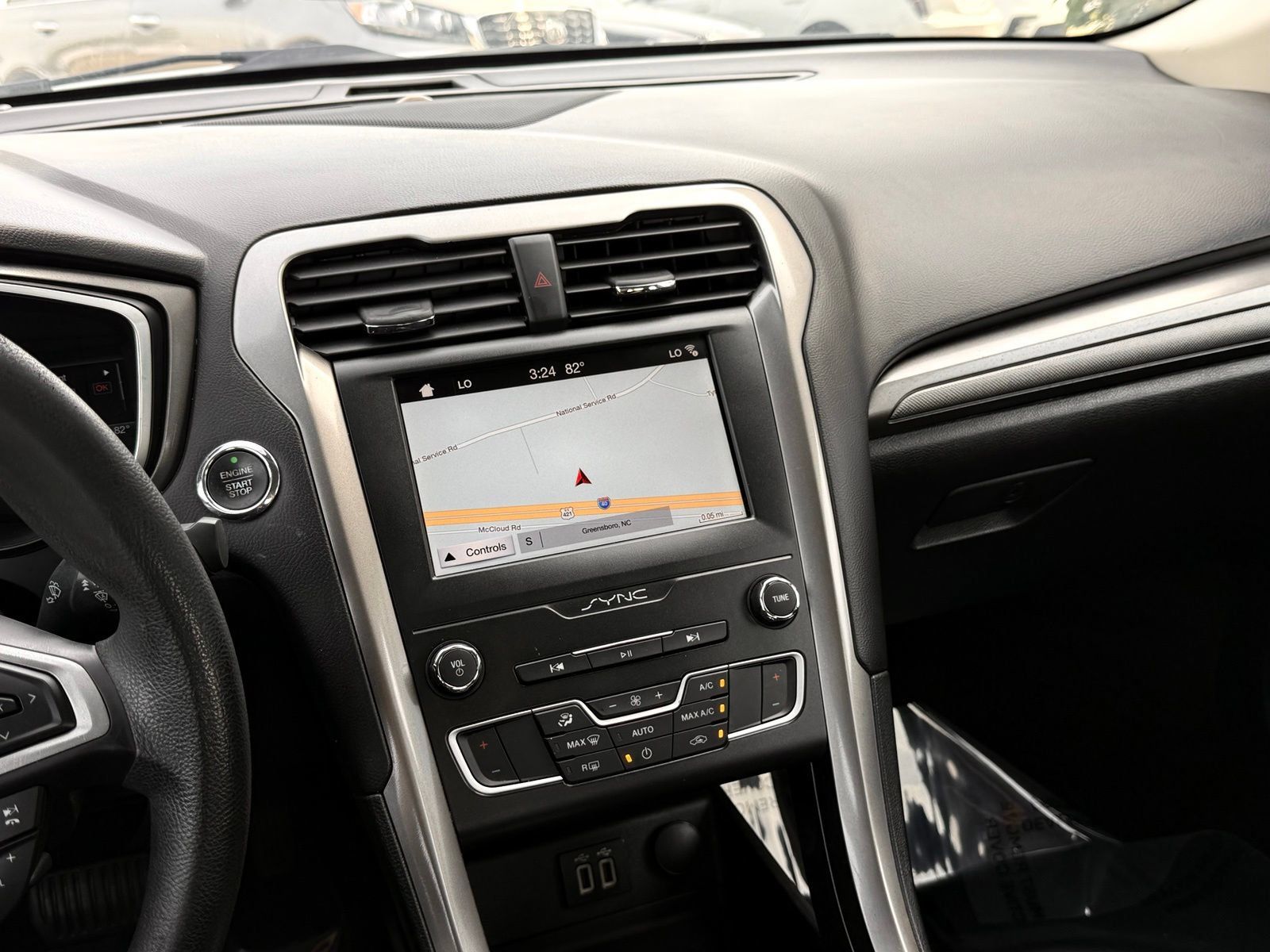 Used 2019 Ford Fusion SE FWD image 29