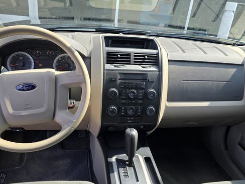 Used 2009 Ford Escape XLS image 5