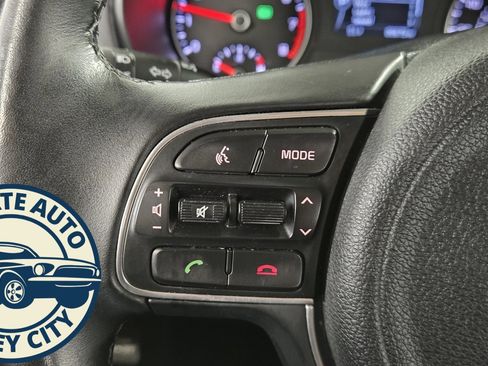 Used 2018 Kia Optima EX w/ Premium Package image 12