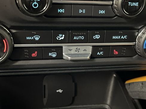 Used 2023 Ford Bronco Badlands image 23