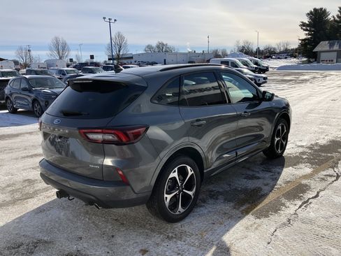 Used 2024 Ford Escape ST-Line Select w/ Tech Pack #2 image 6