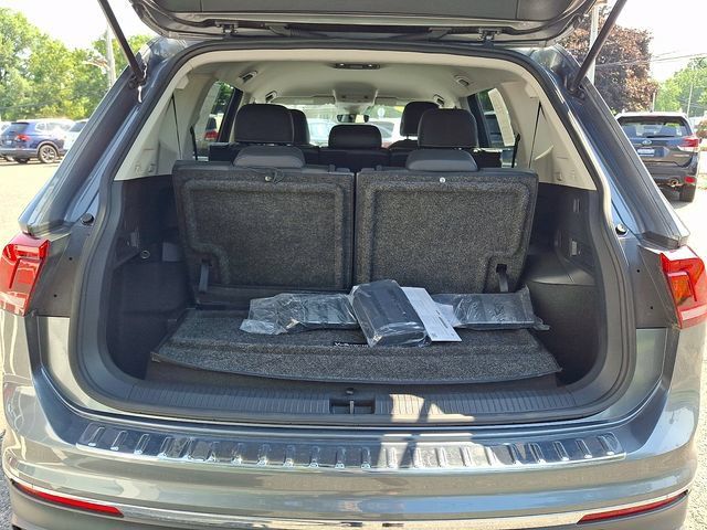 Used 2023 Volkswagen Tiguan SE FWD image 29