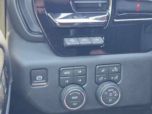 New 2026 Chevrolet Silverado 2500 ZR2 w/ LPO, Dark Essentials Package AWD/4WD image 21