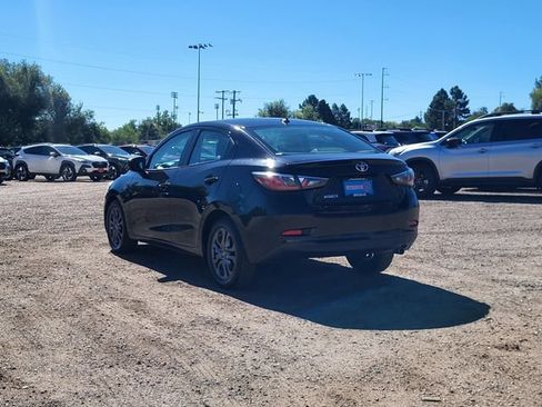 Used 2019 Toyota Yaris LE FWD image 3
