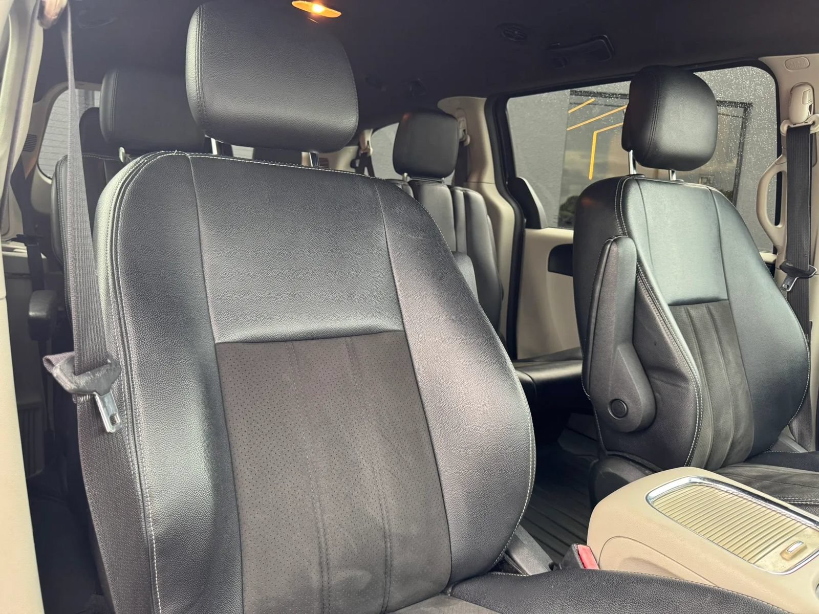 Used 2019 Dodge Grand Caravan SXT FWD image 27