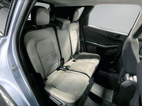 Used 2022 Ford Escape SE w/ Cold Weather Package image 24