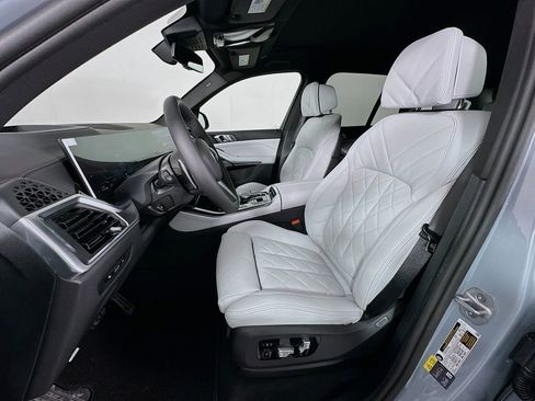 New 2026 BMW X5 xDrive50e image 16