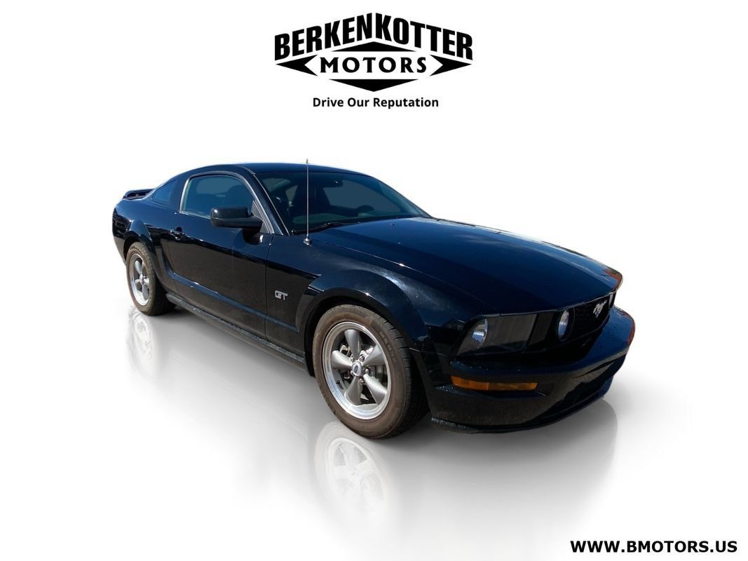 Used 2006 Ford Mustang GT RWD image 1