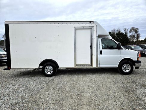 Used 2021 Chevrolet Express 3500 w/ Power Convenience Package image 8