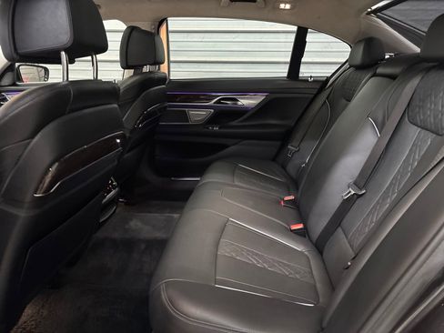 Used 2018 BMW 750i xDrive AWD/4WD image 23