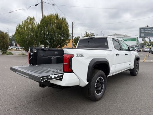 New 2024 Toyota Tacoma TRD Off-Road image 11