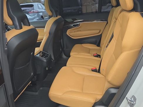 Used 2016 Volvo XC90 T6 Momentum w/ Momentum Plus Package image 11