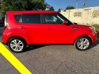 Used 2015 Kia Soul + image 1