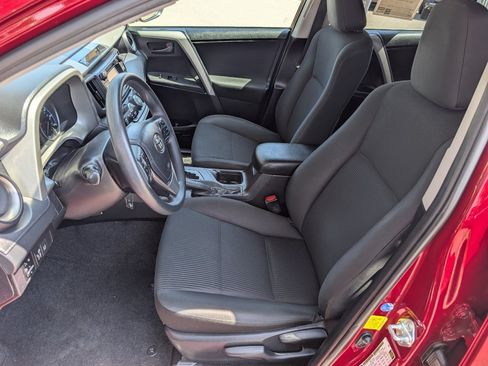 Used 2018 Toyota RAV4 LE w/ Carpet Mat Package FWD image 2
