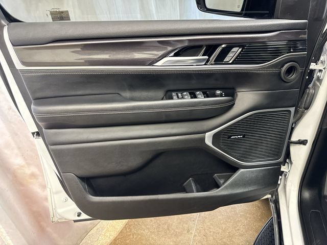 Used 2023 Jeep Wagoneer 4WD w/ Premium Group I image 24
