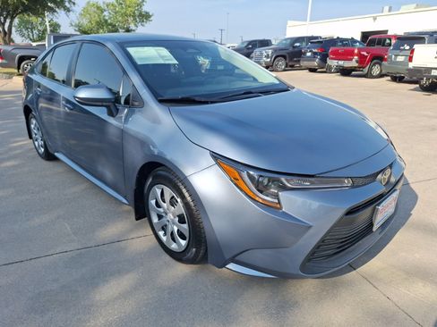 Used 2026 Toyota Corolla LE FWD image 8