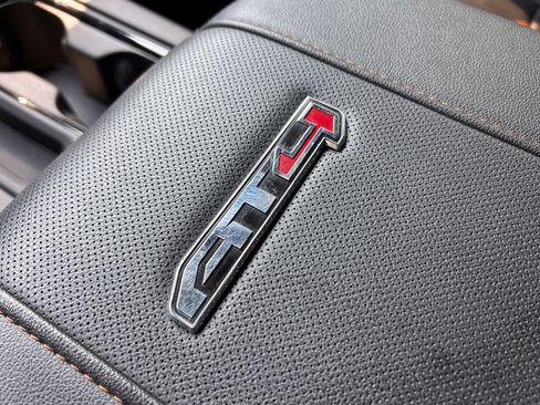 Used 2025 GMC Sierra 2500 AT4 w/ AT4 Premium Plus Package AWD/4WD image 34