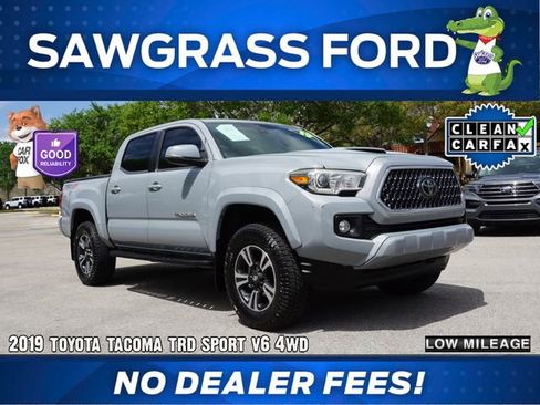 Used 2019 Toyota Tacoma TRD Sport image 1