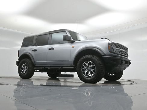 Certified 2024 Ford Bronco Badlands image 4