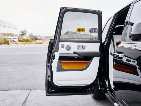 Used 2026 Rolls-Royce Cullinan Base image 27