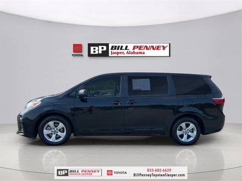 Used 2020 Toyota Sienna L image 2